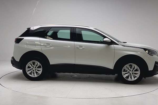 2017 Peugeot 3008 Active P84 thumb-8