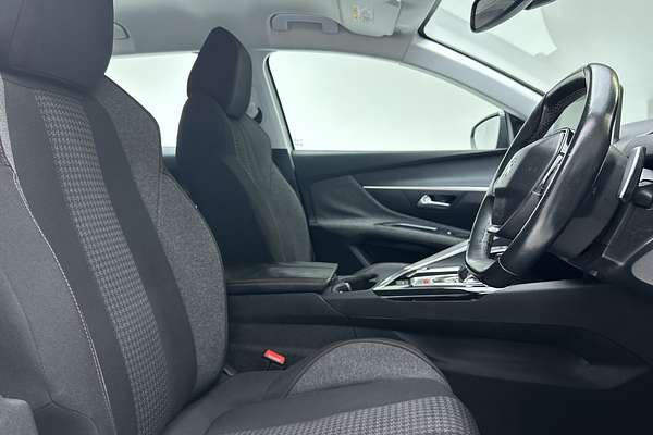 2017 Peugeot 3008 Active P84 thumb-12