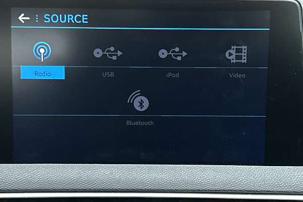2017 Peugeot 3008 Active P84 thumb-15