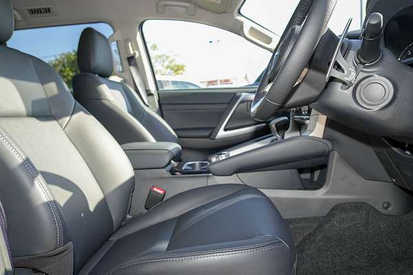 2025 Mitsubishi Pajero Sport GLS QG thumb-8