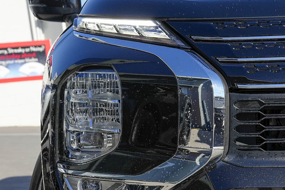 2024 Mitsubishi Outlander PHEV Exceed ZM