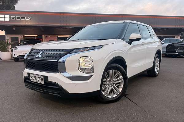 2024 Mitsubishi Outlander ES ZM