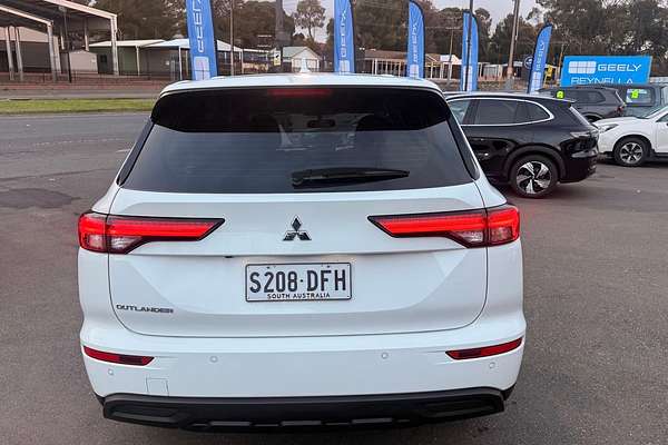 2024 Mitsubishi Outlander ES ZM thumb-5