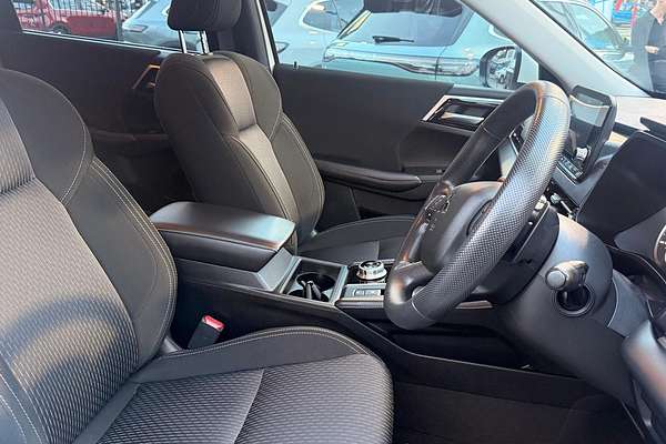 2024 Mitsubishi Outlander ES ZM thumb-8