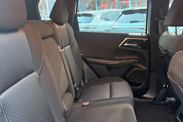 2024 Mitsubishi Outlander ES ZM thumb-10