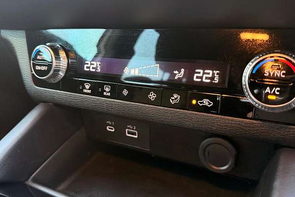 2024 Mitsubishi Outlander ES ZM thumb-24