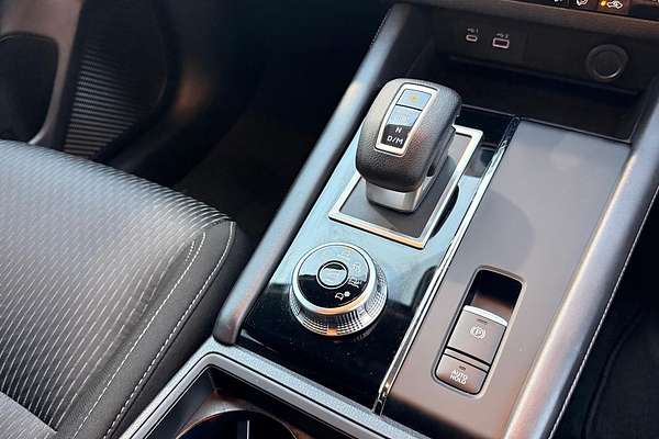 2024 Mitsubishi Outlander ES ZM thumb-25