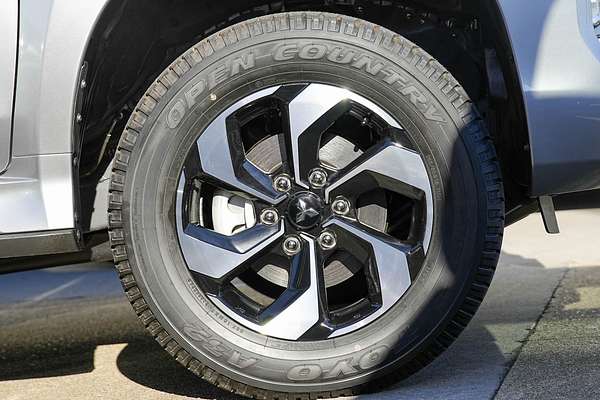 2025 Mitsubishi Pajero Sport Exceed QG thumb-3