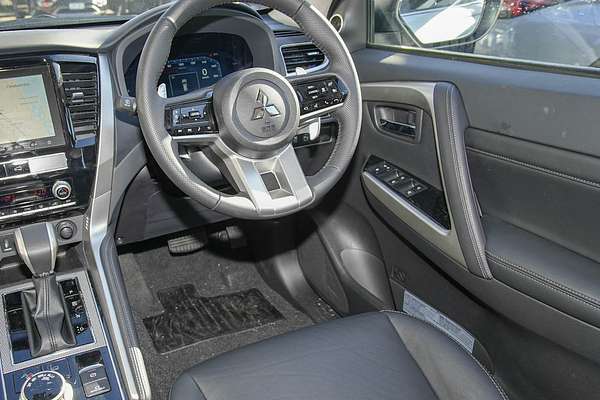 2025 Mitsubishi Pajero Sport Exceed QG thumb-17