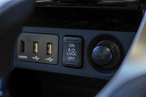 2025 Mitsubishi Pajero Sport GLS QG thumb-14