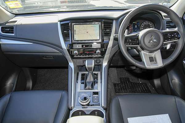 2025 Mitsubishi Pajero Sport GLS QG thumb-16
