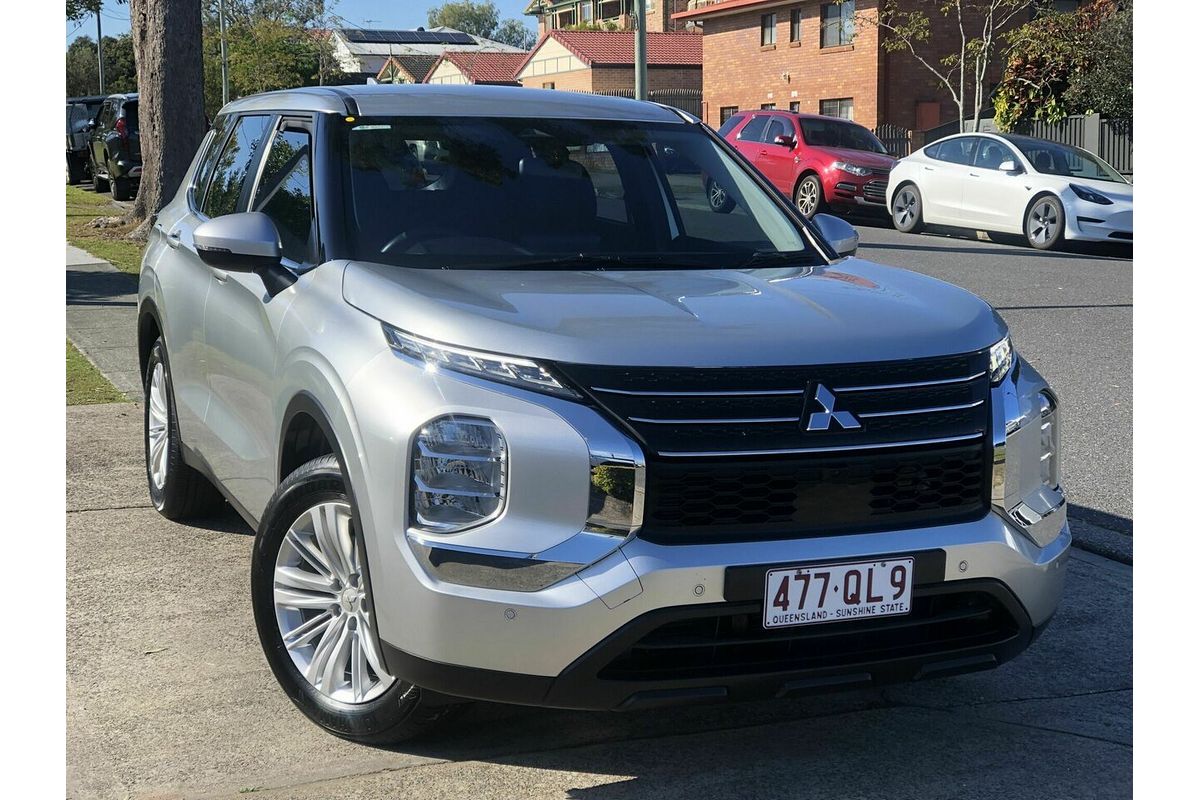 2024 Mitsubishi Outlander ES ZM