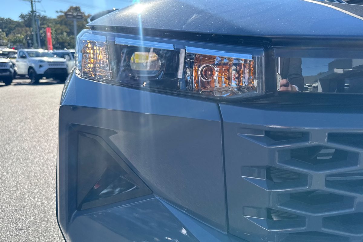2026 Toyota Hilux SR 48V GUN227R 4X4
