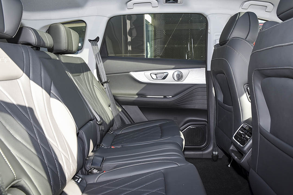 2025 Chery Tiggo 8 Pro Max Ultimate AWD thumb-8