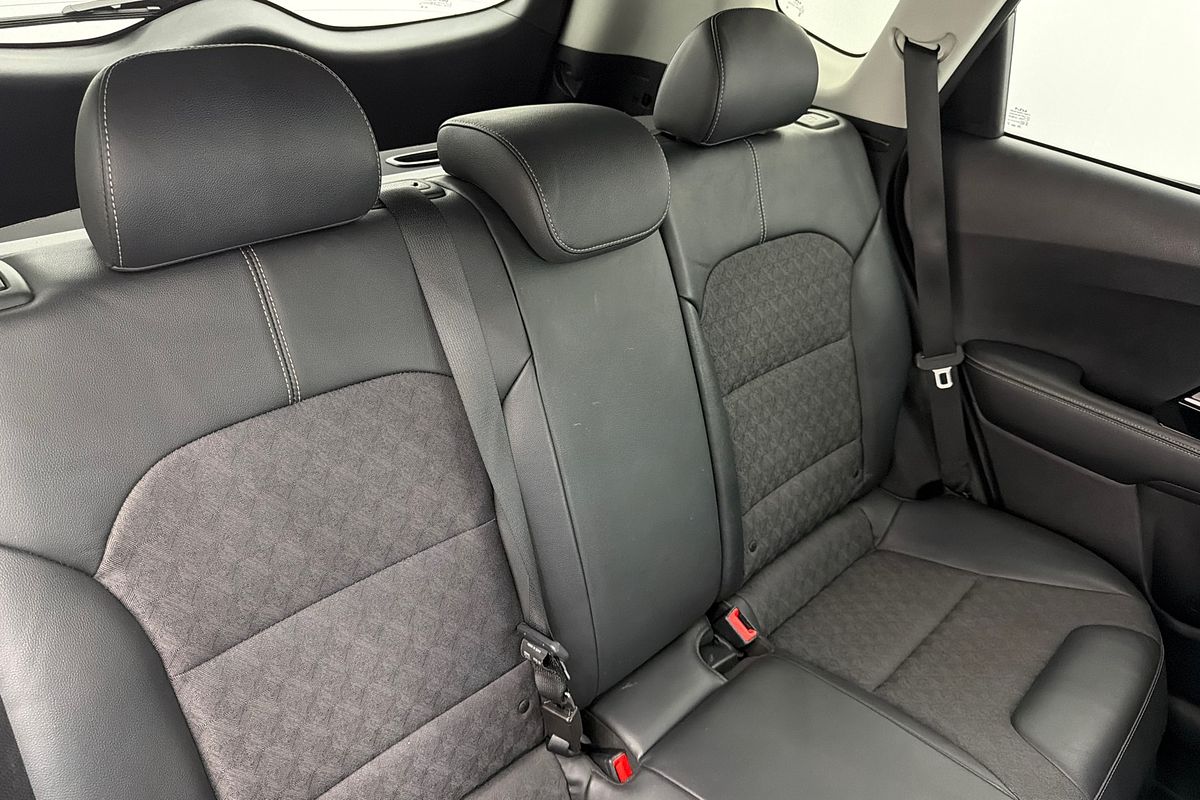 2022 Kia Niro HEV S SG2