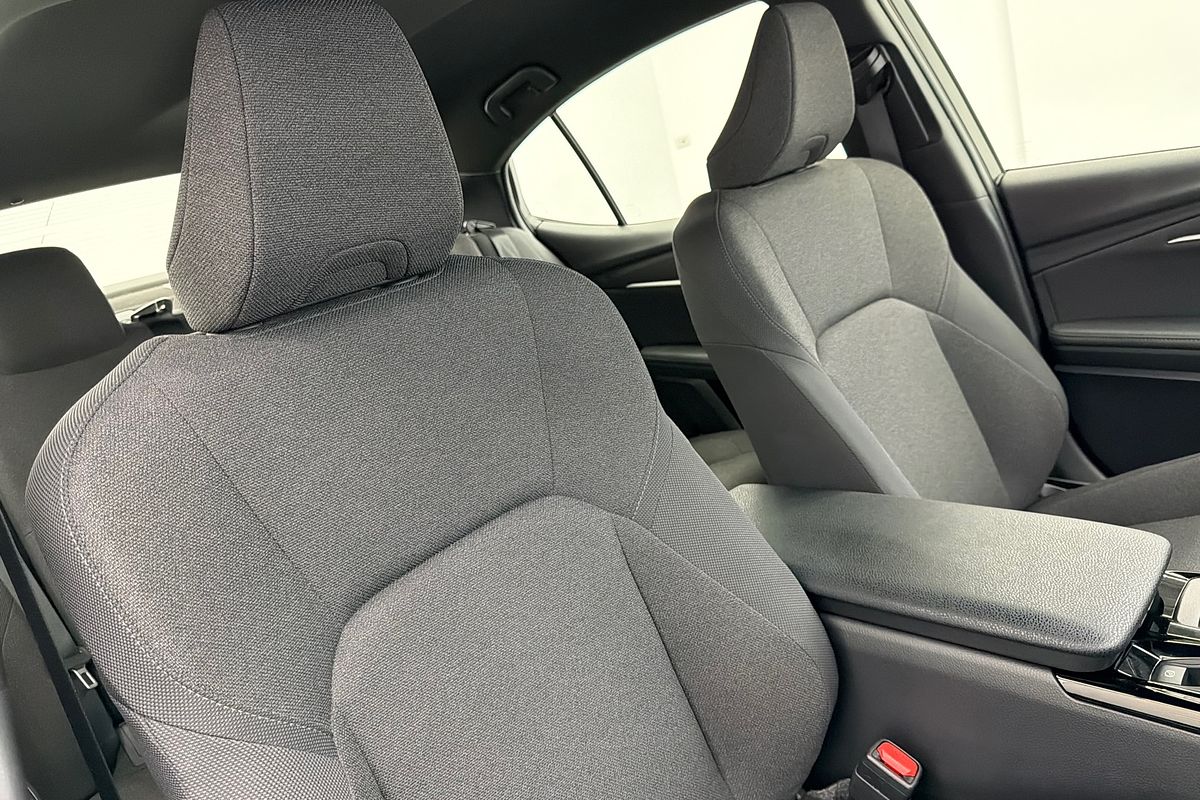 2025 Toyota Camry Ascent AXVH80R