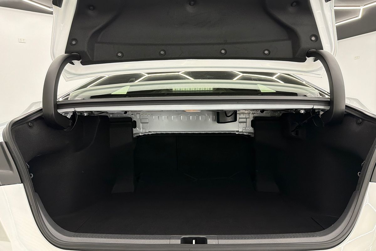 2025 Toyota Camry Ascent AXVH80R