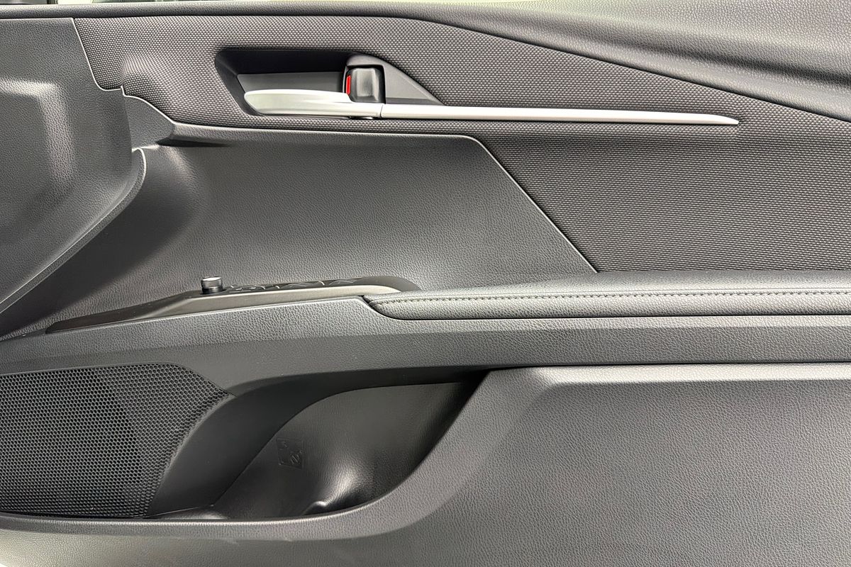 2025 Toyota Camry Ascent AXVH80R