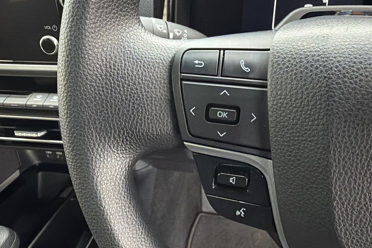 2025 Toyota Camry Ascent AXVH80R