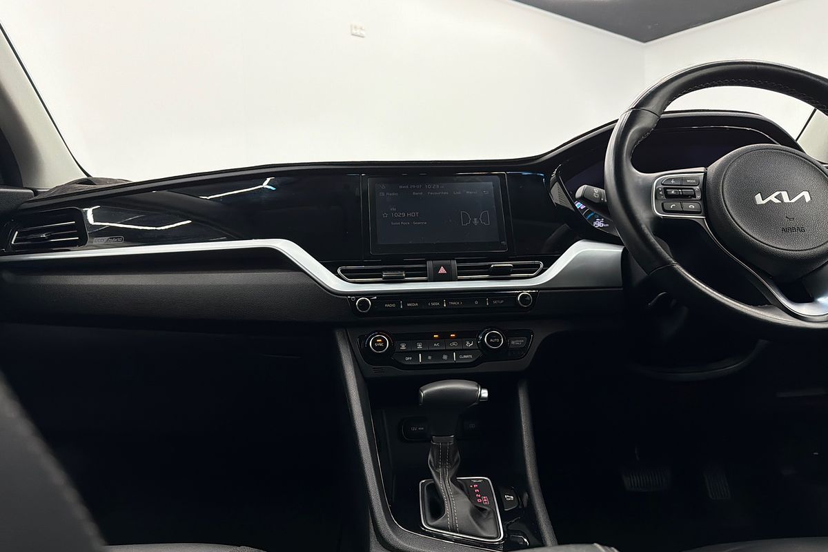 2022 Kia Niro HEV S SG2