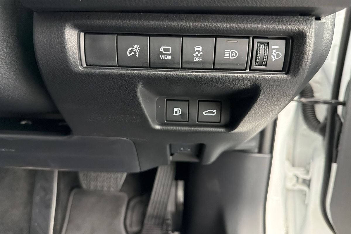 2025 Toyota Camry Ascent AXVH80R