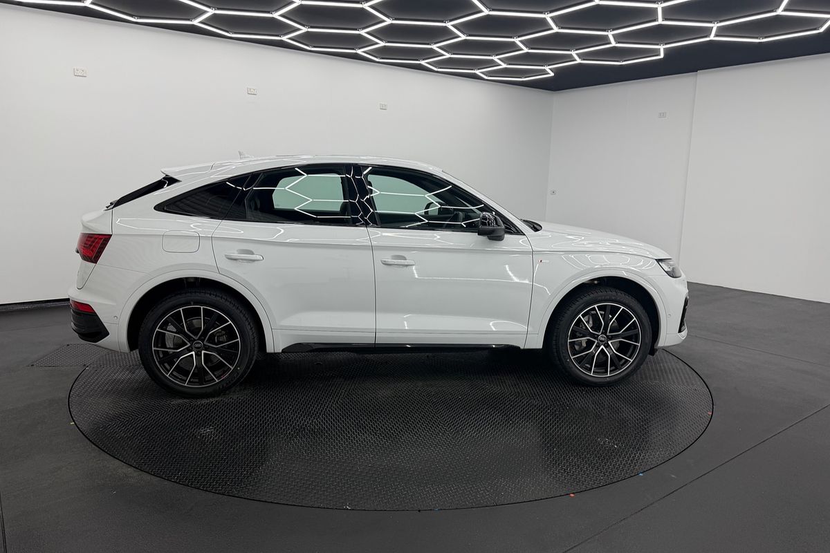 2022 Audi Q5 45 TFSI S line FY
