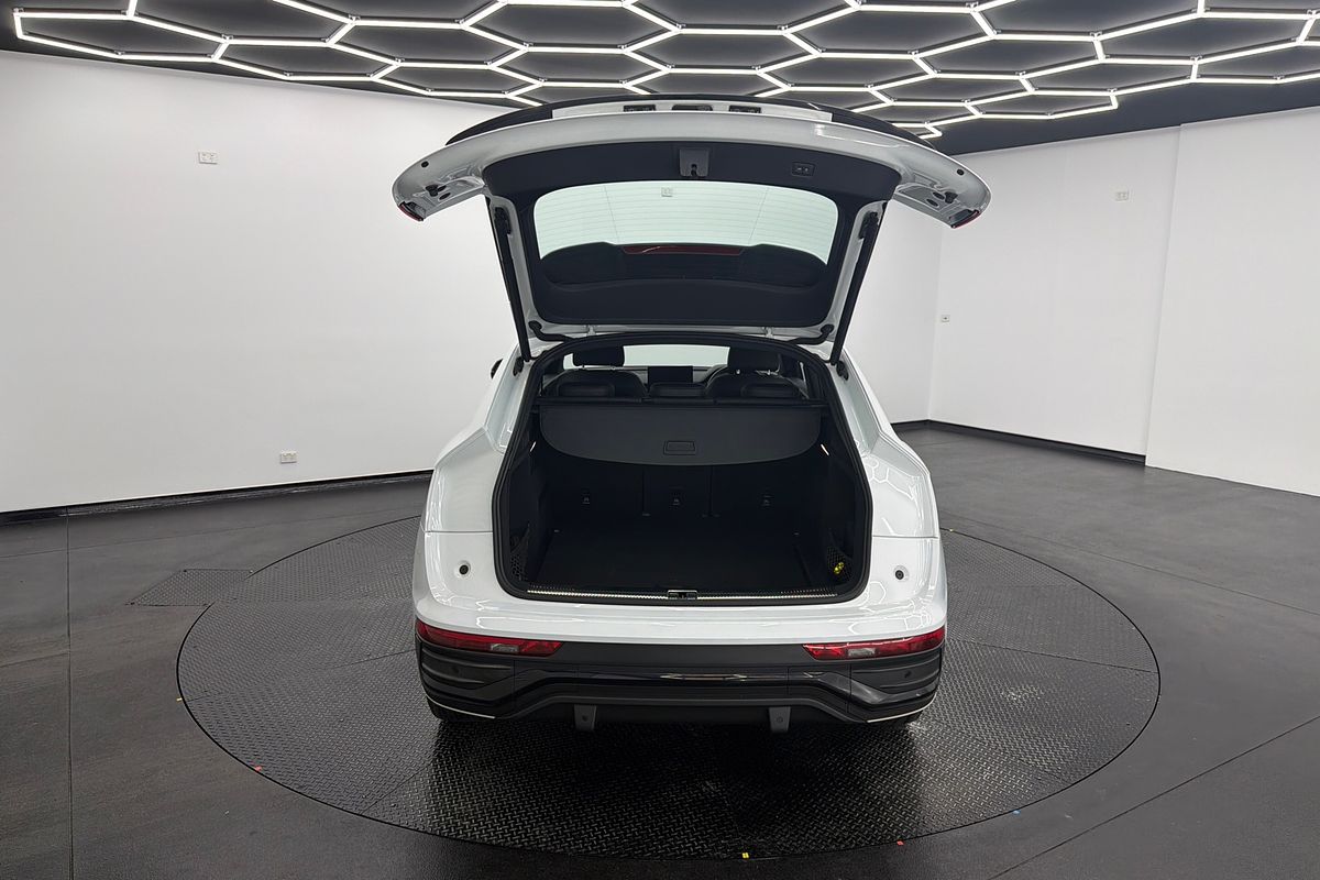 2022 Audi Q5 45 TFSI S line FY