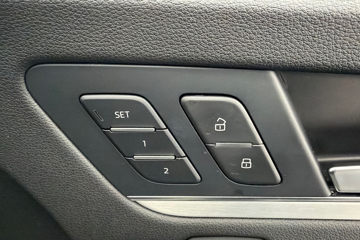 2022 Audi Q5 45 TFSI S line FY