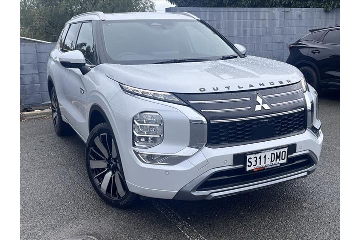 2025 Mitsubishi Outlander PHEV Exceed ZM
