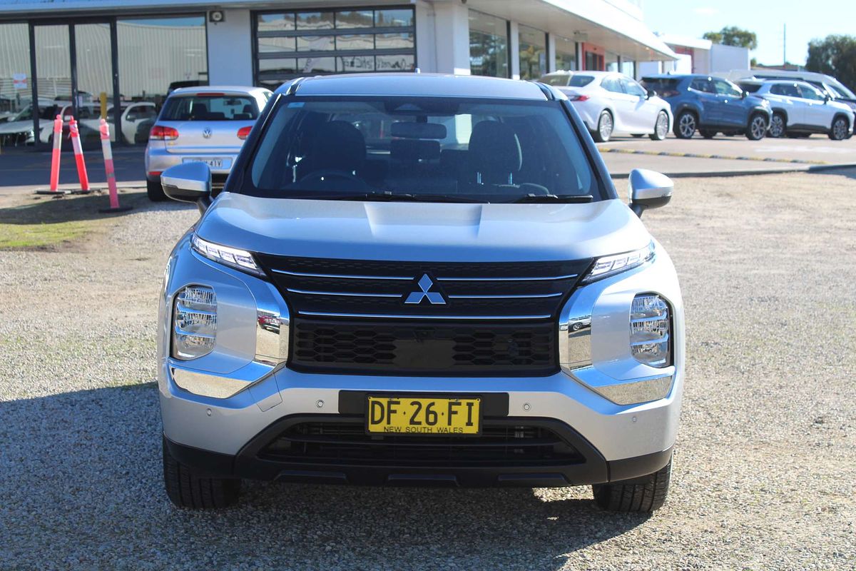2022 Mitsubishi Outlander ES ZM