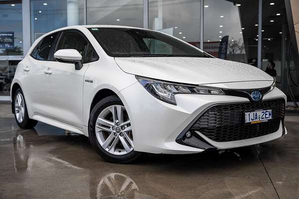 2018 Toyota Corolla SX Hybrid ZWE211R