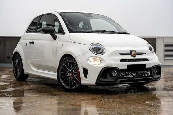 2022 Abarth 695 Competizione