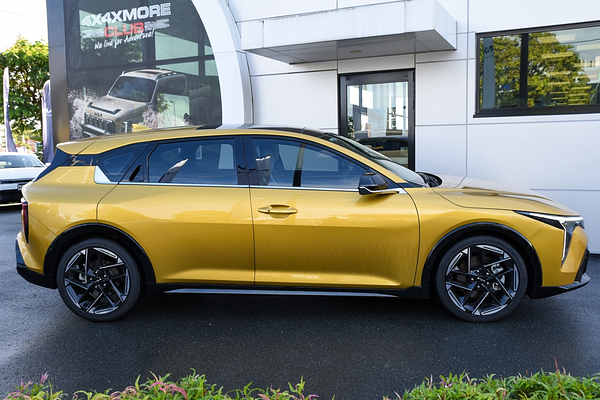 2025 Kia K4 GT-Line CL4m thumb-4