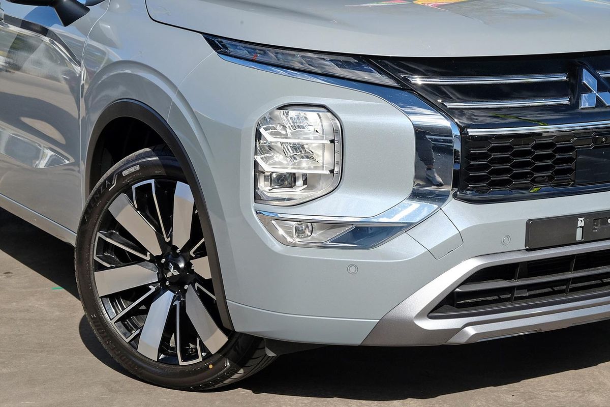 2025 Mitsubishi Outlander Exceed Tourer ZM