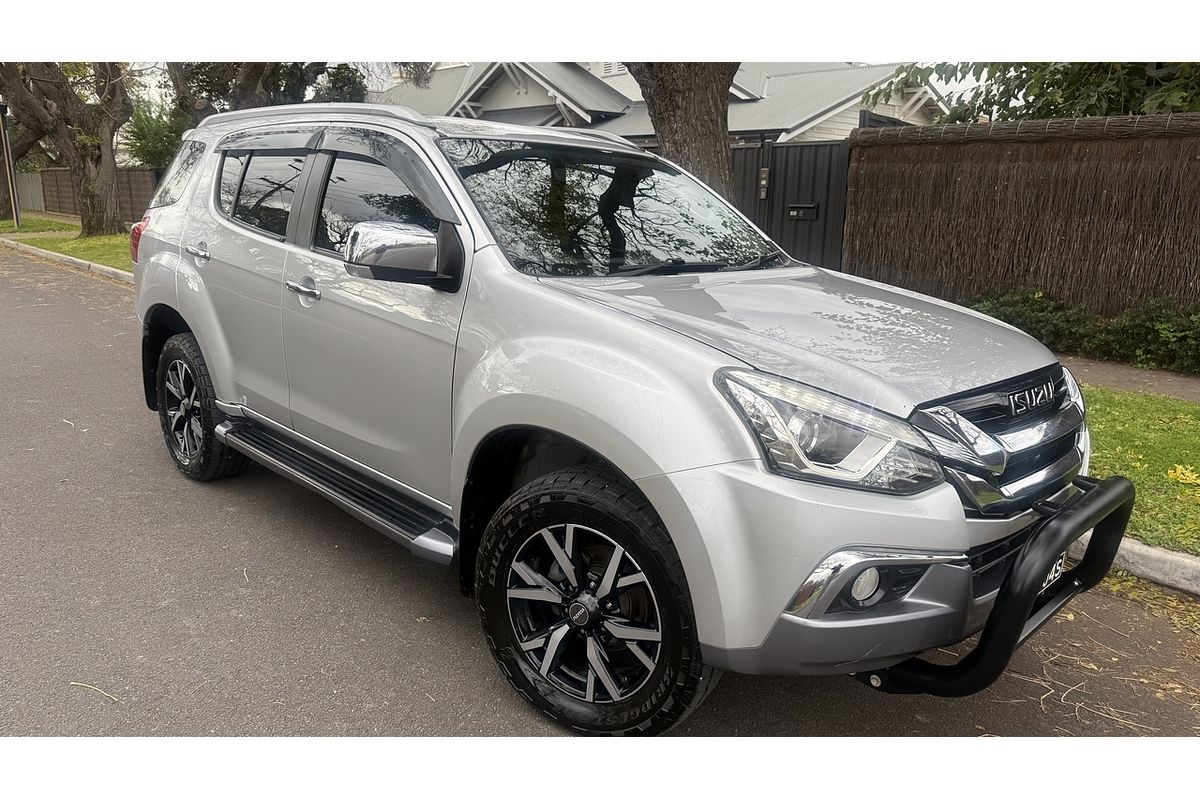 2020 Isuzu MU-X LS-T