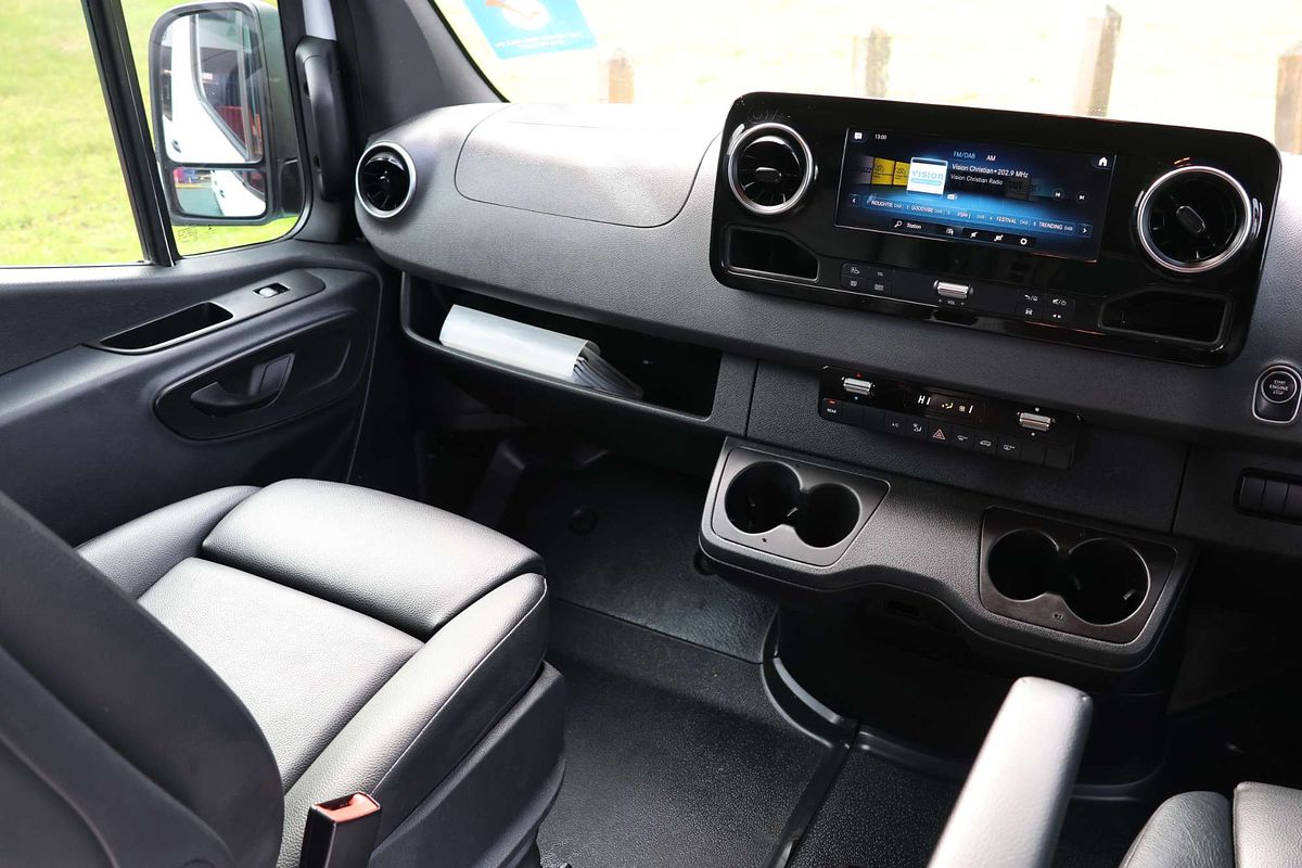2021 Mercedes-Benz Sprinter 419CDI VS30 MWB Low Roof image 16