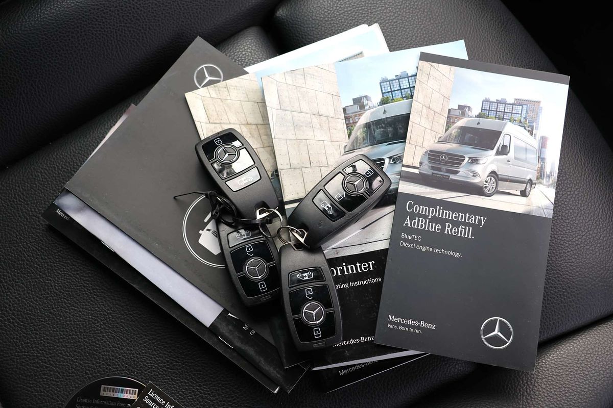 2021 Mercedes-Benz Sprinter 419CDI VS30 MWB Low Roof image 19