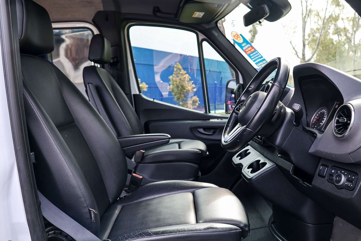 2021 Mercedes-Benz Sprinter 419CDI VS30 MWB Low Roof image 30