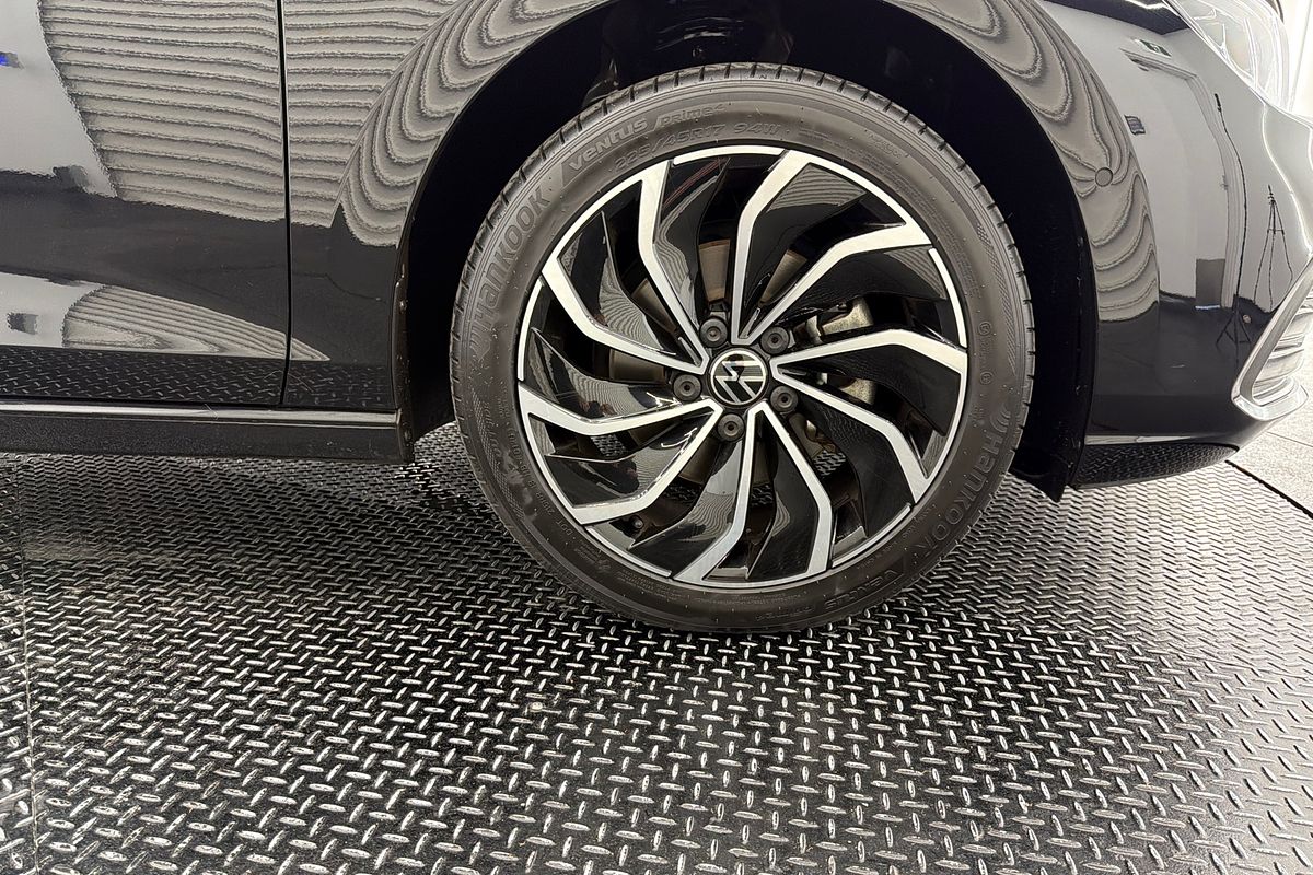 2022 Volkswagen Golf 110TSI Life 8