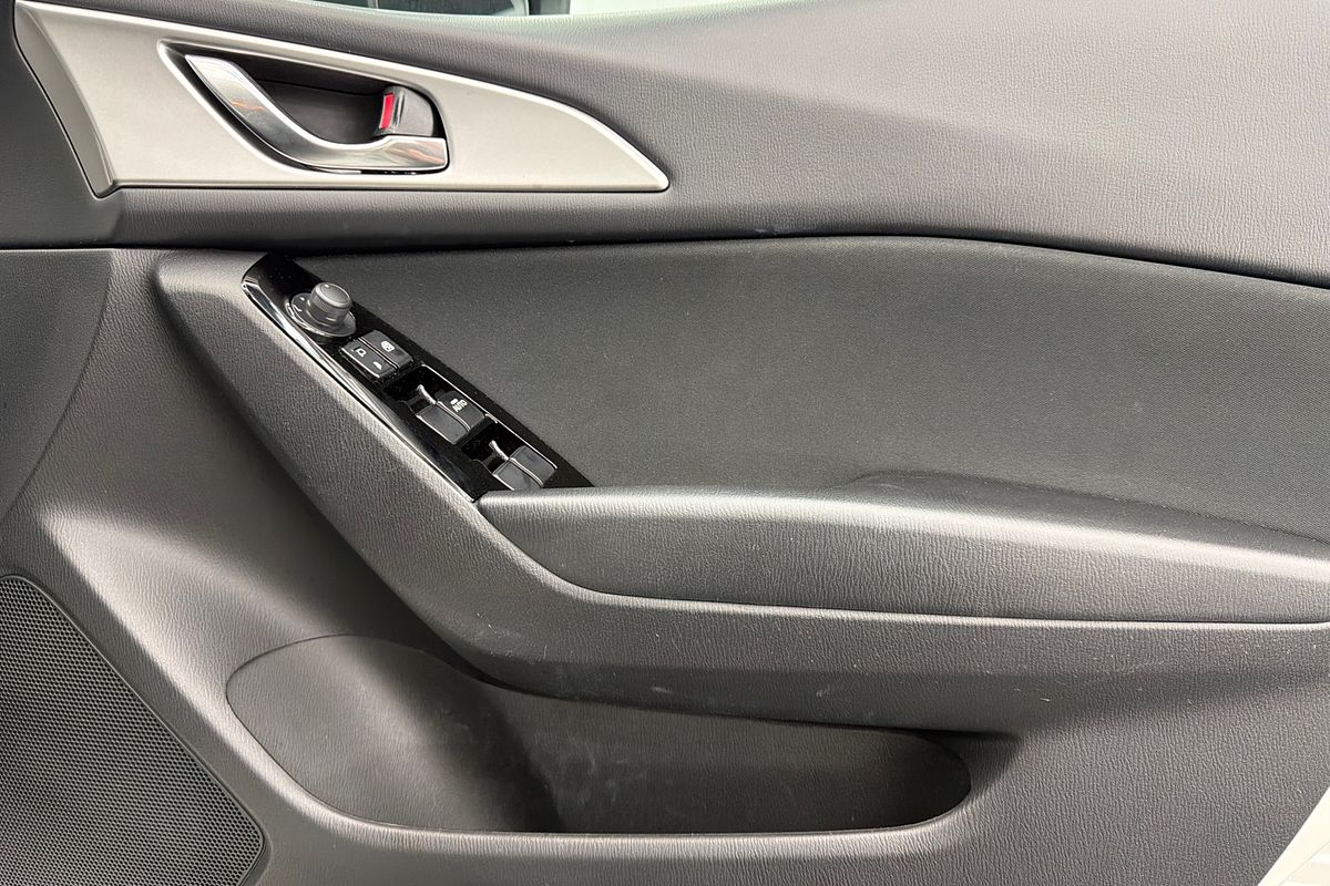 2018 Mazda 3 Neo Sport BN Series