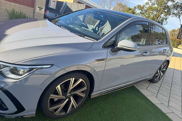 2023 Volkswagen Golf 110TSI R-Line 8