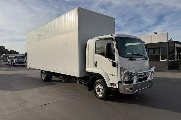 2018 Isuzu F Series FRR110-260