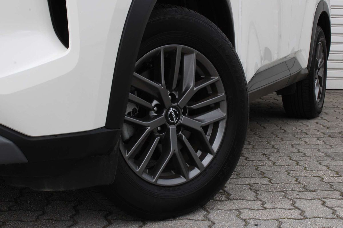 2025 Nissan X-TRAIL ST T33