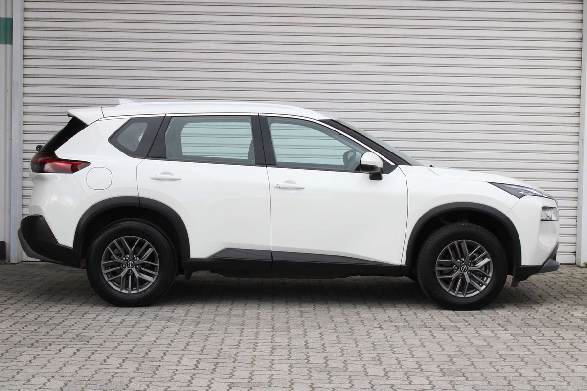 2025 Nissan X-TRAIL ST T33