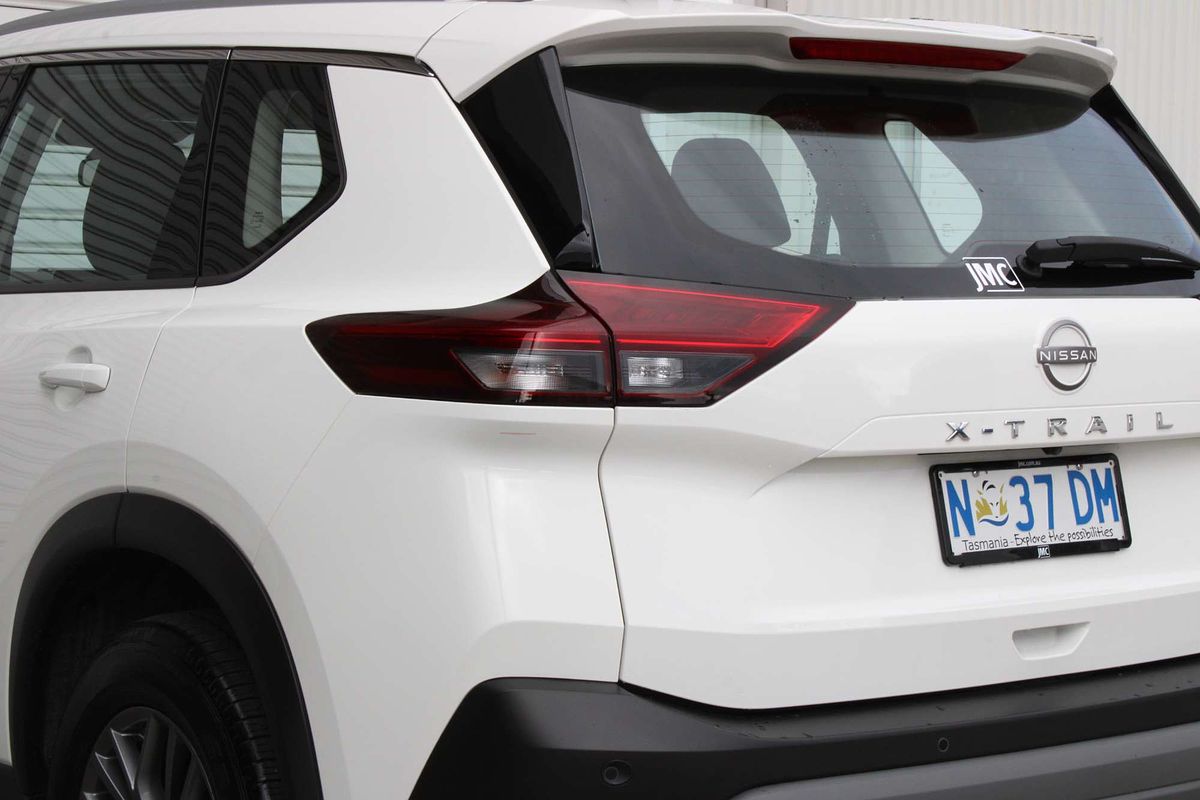 2025 Nissan X-TRAIL ST T33