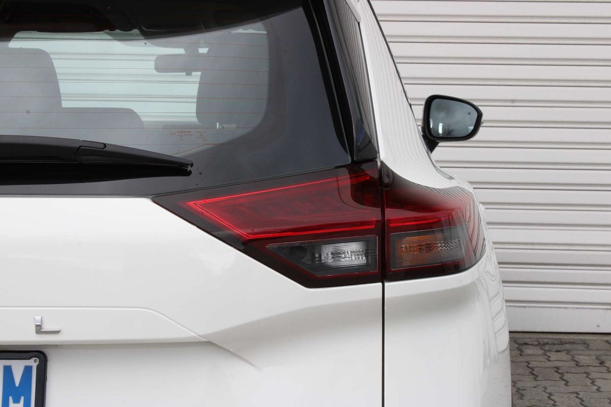 2025 Nissan X-TRAIL ST T33