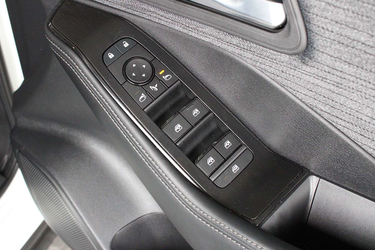 2025 Nissan X-TRAIL ST T33