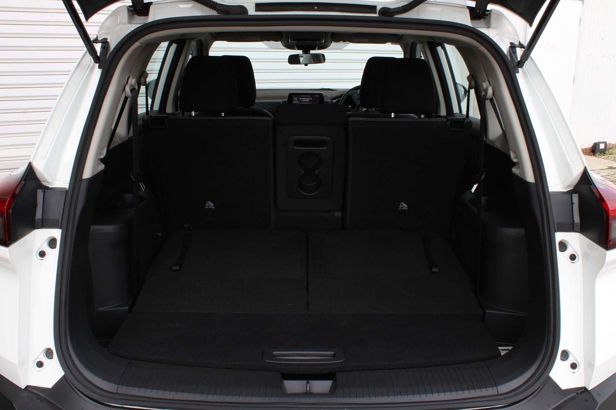 2025 Nissan X-TRAIL ST T33