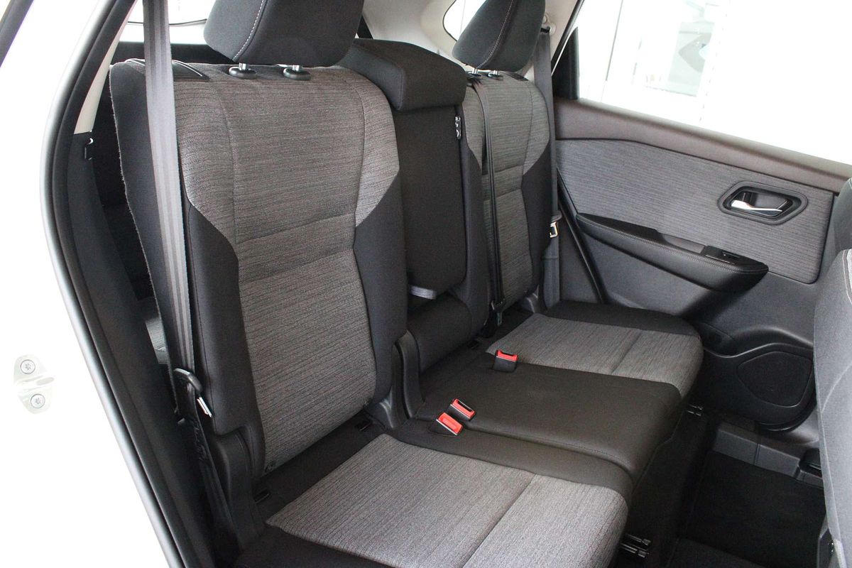 2025 Nissan X-TRAIL ST T33