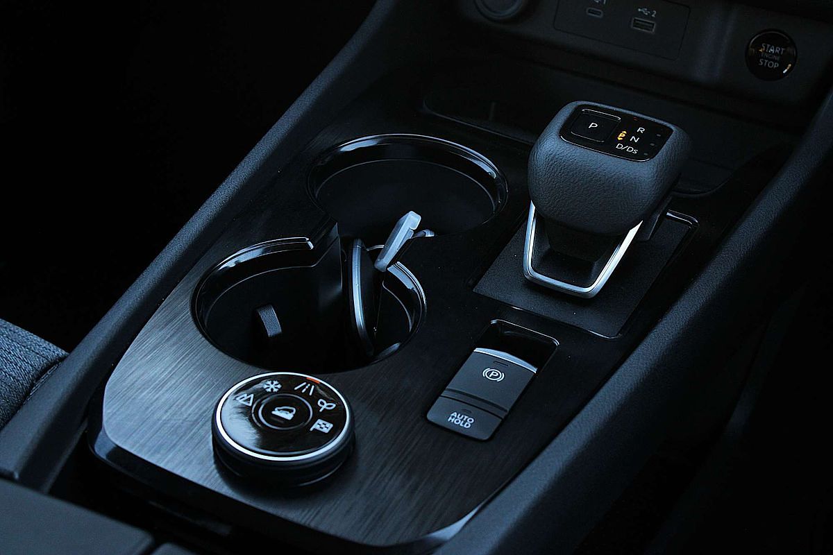 2025 Nissan X-TRAIL ST T33